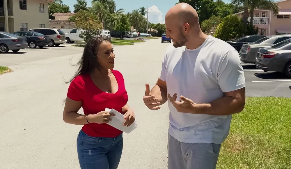 MILF Hunter - I Lost My Dog - MilfHunter Carmela Clutch