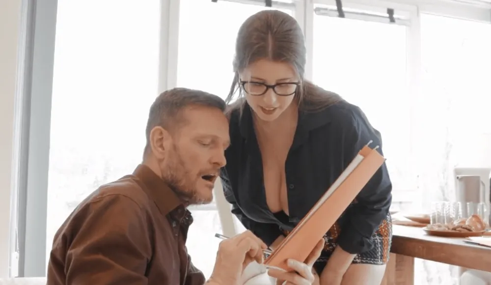 Showing House, Showing Ass / 05.06.2023 - [BigNaturals] Lady Lyne