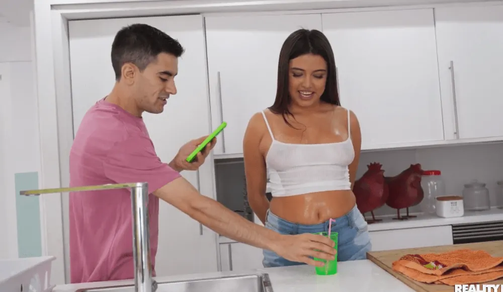 No Hands Challenge - [BigNaturals] Camila Palmer