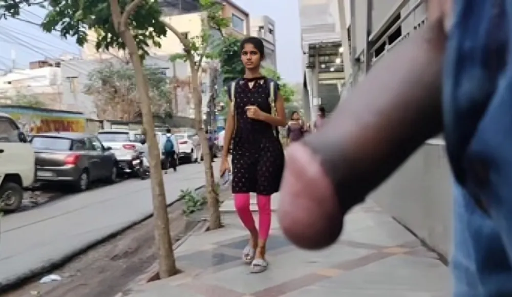 flashing my dick at metro station