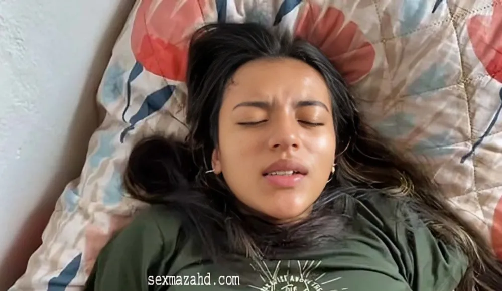 Beautiful Bebe Fucking Pussy Front Mirror