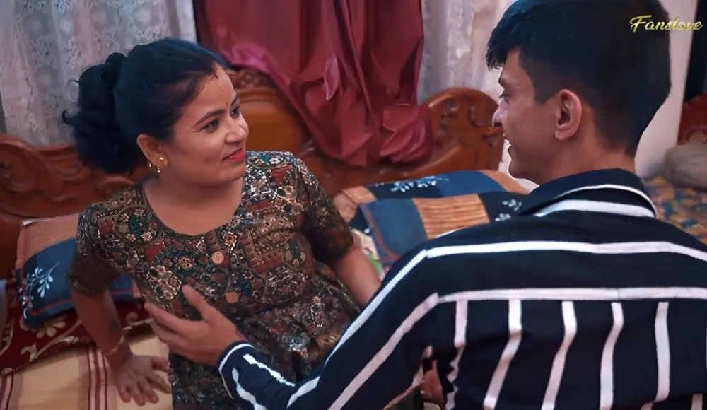 Indian Desi Bhabhi Offered One-Night Sex To Her Devar