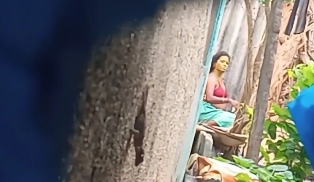 Tamil Village Aunty Bathing Someone Secretly Recorded - Turmeric Bath
