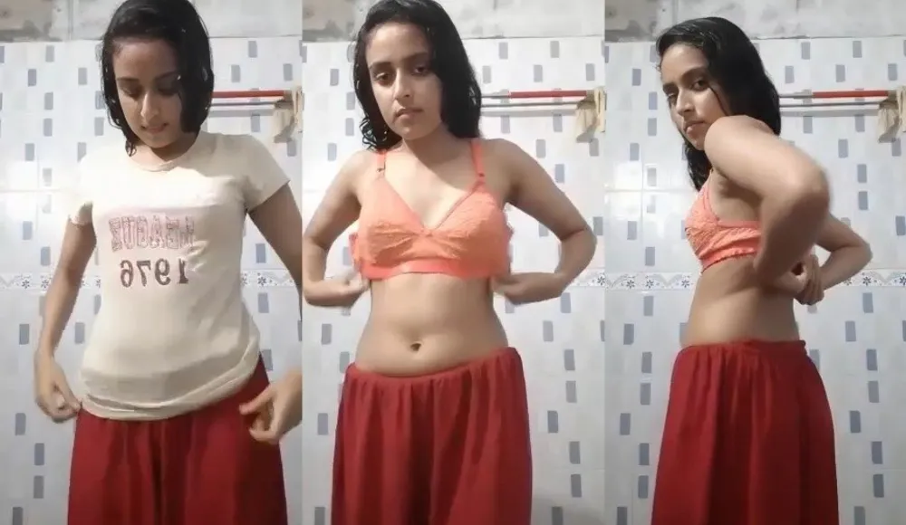 Cute Slim Gf Showing