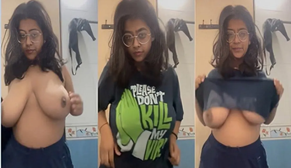 Indian Girl Shows Her Big Boobs With Glasses