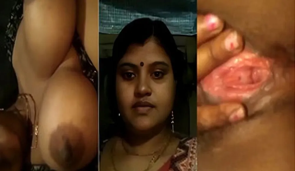 Sexy Indian Bhabhi Shows Her Boobs And Pussy