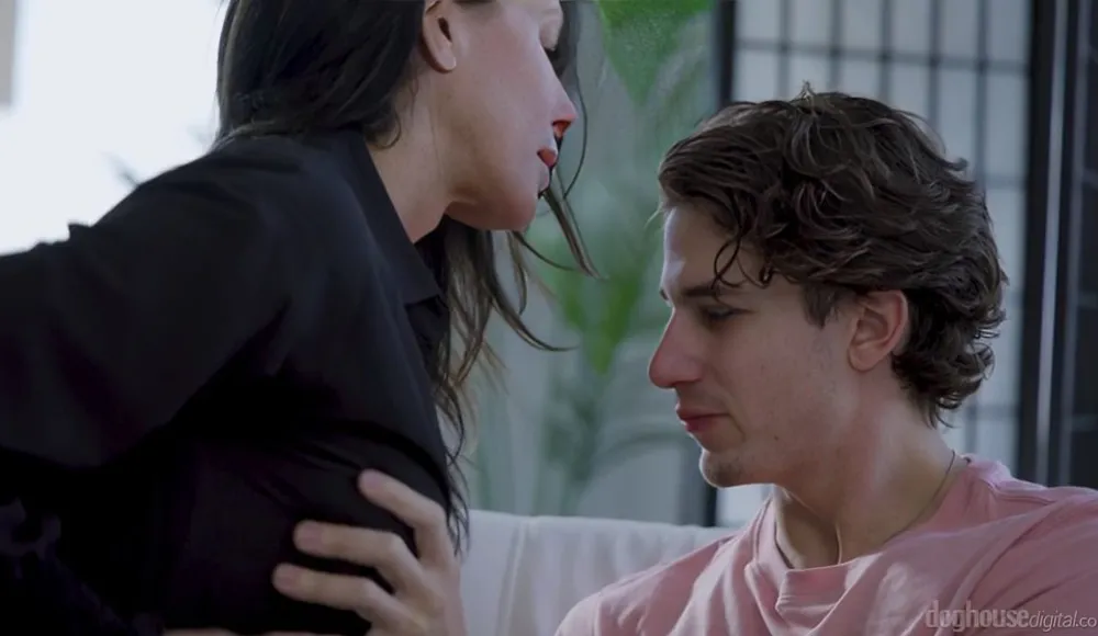 Doghousedigital - Reagan Foxx - Mommy Gets Filled