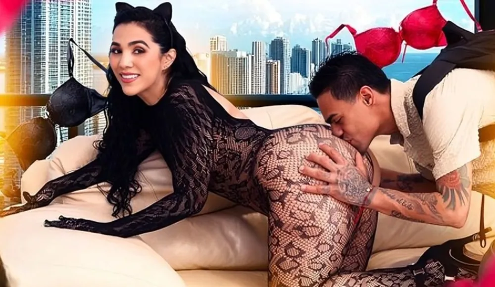 [SexMex] Sara Black - Lingerie-Clad Stepmom