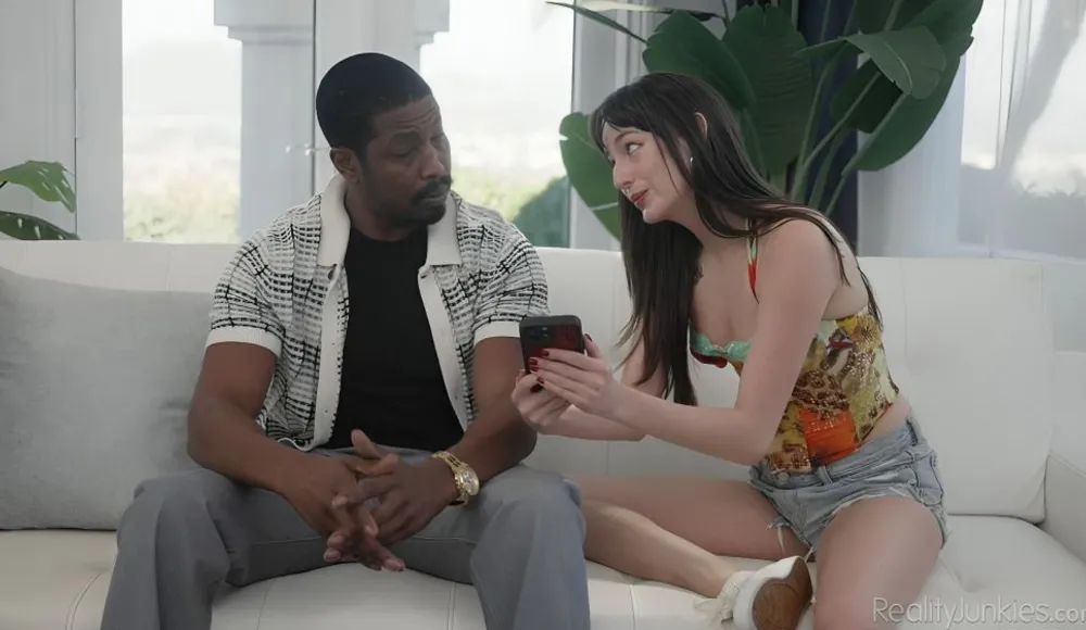 [RealityJunkies] Lana Smalls - My Hot Step Sis