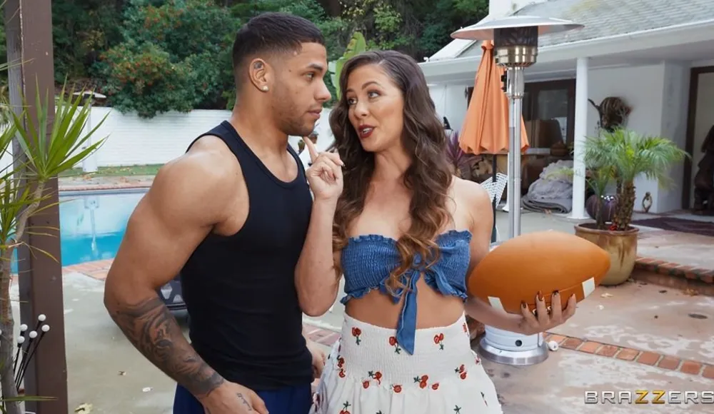 [Brazzers] Cherie Deville - Trespassing Her Yard