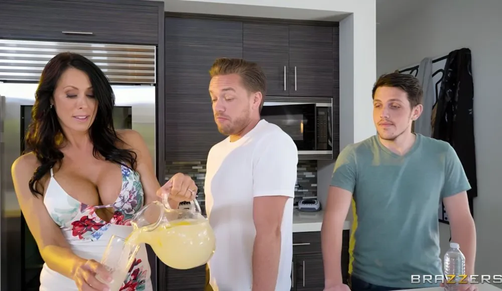 [Brazzers] Reagan Foxx, romi Rain - Silky Smooth! The Best Of Bald Pussies