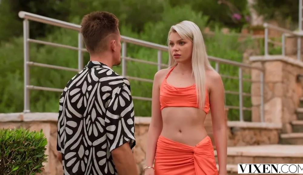 [Vixen] Ashby Winter - Blonde Temptress Ashby Seduces Married Man