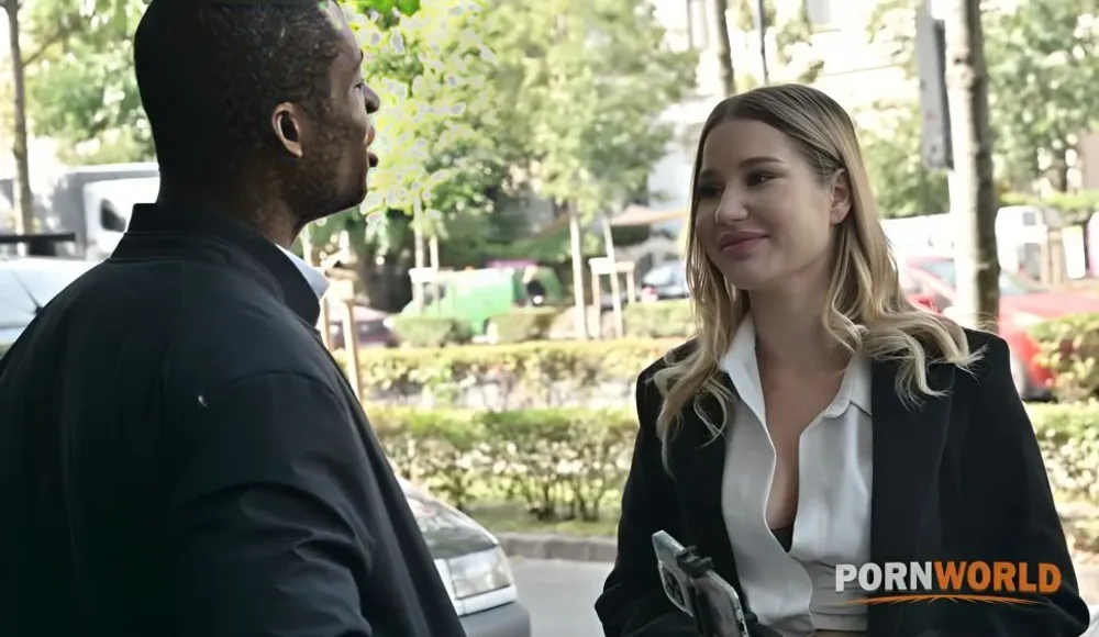 [PornWorld] Seductive Content Creator Amalia Davis Takes A Bbc Anal Pounding While Filming A Podcast