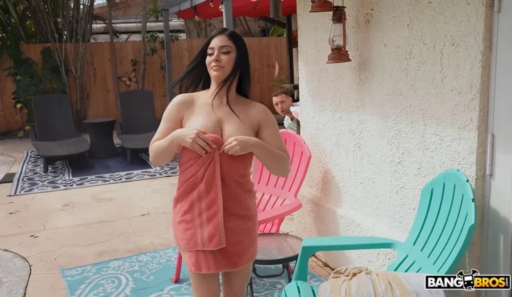 [BangBros] Sienna Santana - Fucking My Friend's Mom