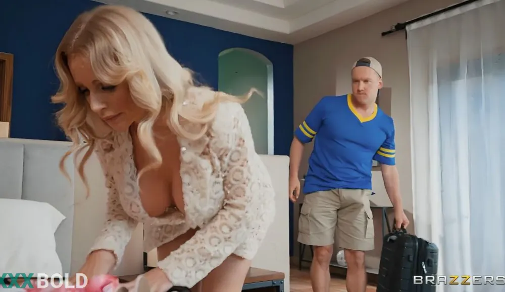 [Brazzers] Danielle Renae, Sky Wonderland, Britt Blair - Vacation Fuck Mode Activated Part 1