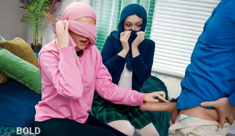 [HijabHookup] Ruby Moon, Jade Valentine - Two Hijabis Are Better Than One - Bffs Learn To Fuck Li...