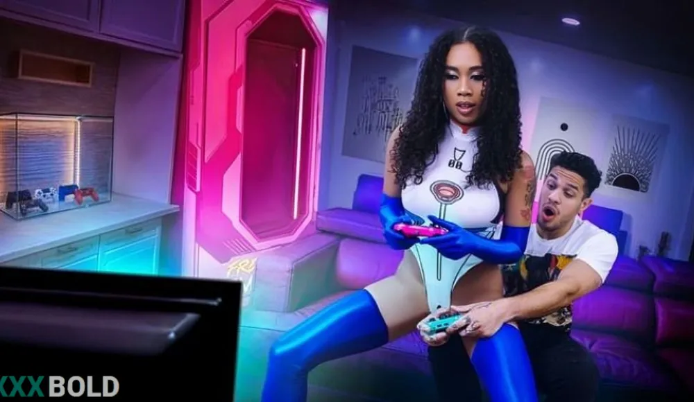 [FreakyFembots] Skyla Sun - My Gamer Girl Fembot