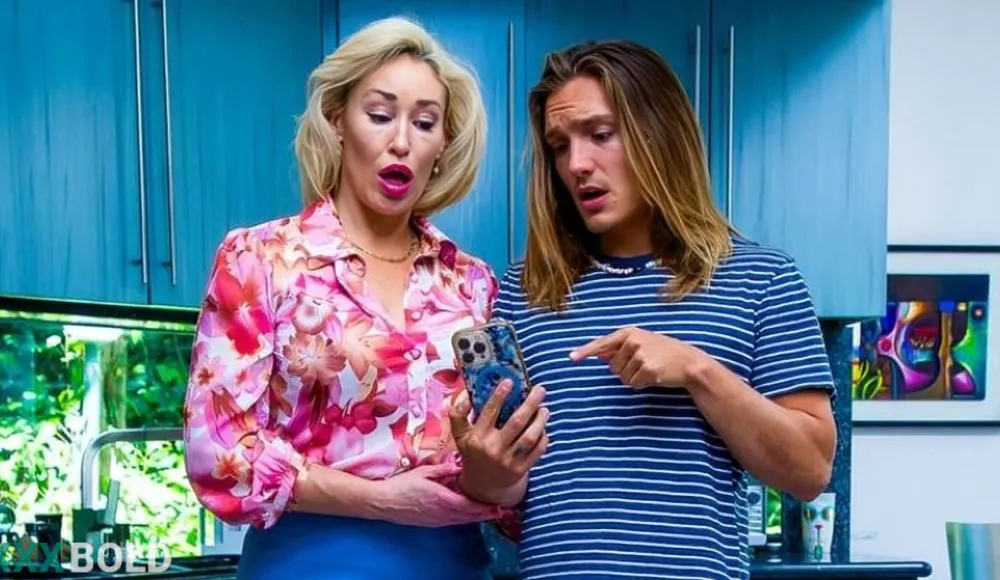 [FillUpMyMom] Ryan Keely - Slutty Stepmom Swipes Right For Dick!