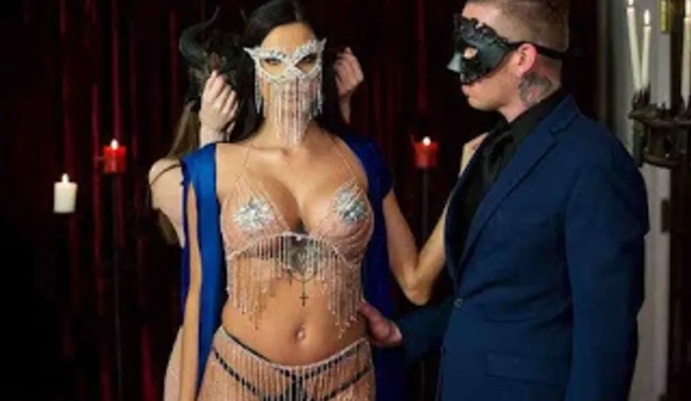 ZZ Nuit Rouge - RealWifeStories - Azul Hermosa